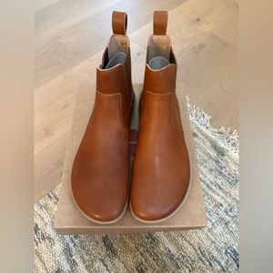Vivo Barefoot Women’s Geo Chelsea TanLeather Boots- Size EU 41/ 10 US- NEW